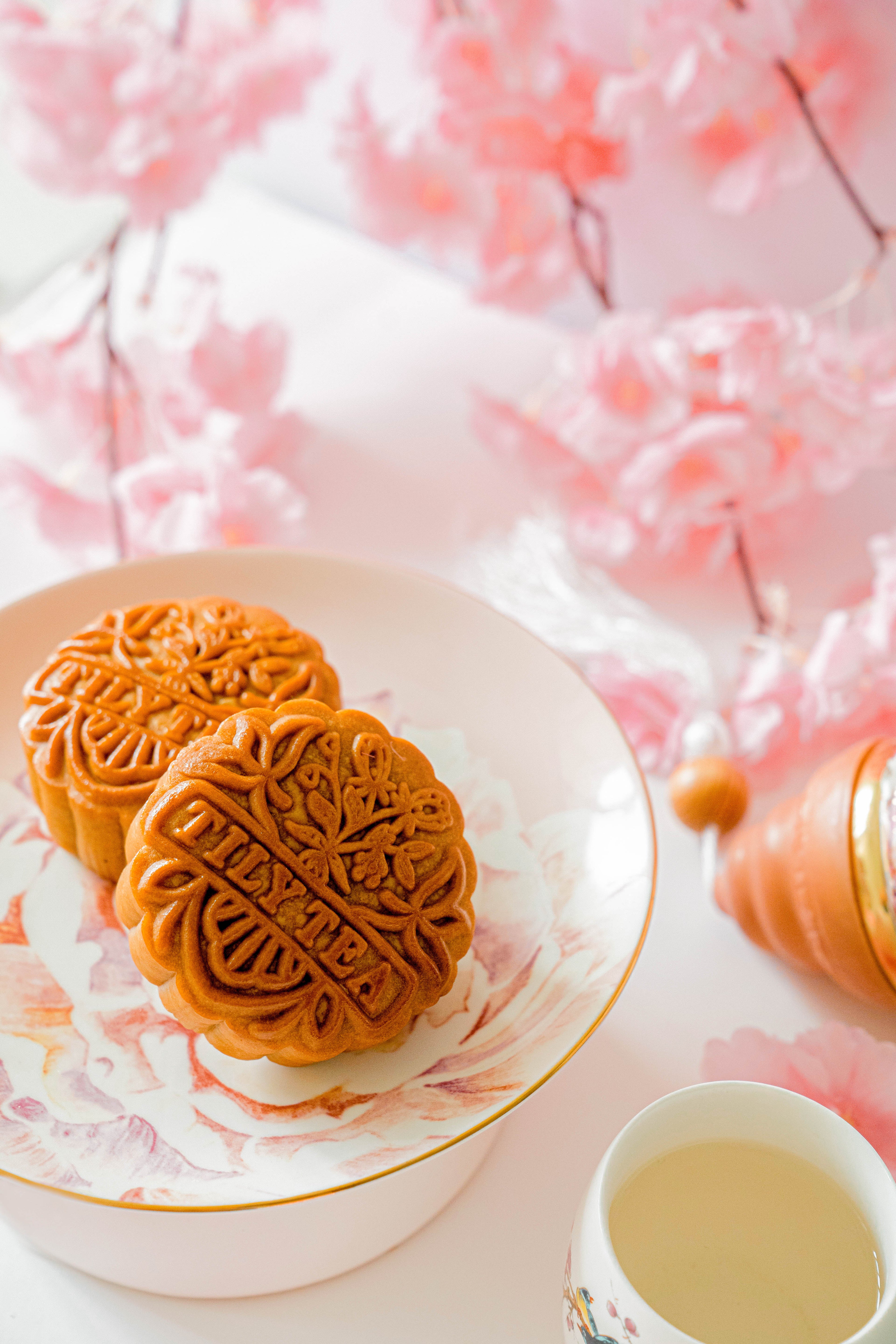 Mid-Autumn Blessings Tower - Marigold Yellow
